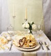 Výzdoba svatební tabule pro 40 hostů, champagne saténová