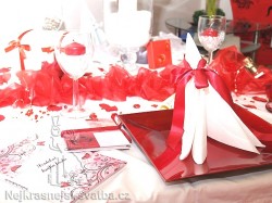 Výzdoba svatební tabule pro 40 hostů, červená