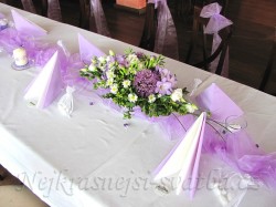 Výzdoba svatební tabule pro 40 hostů, lila