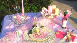 Výzdoba svatební tabule pro 40 hostů, světle růžová